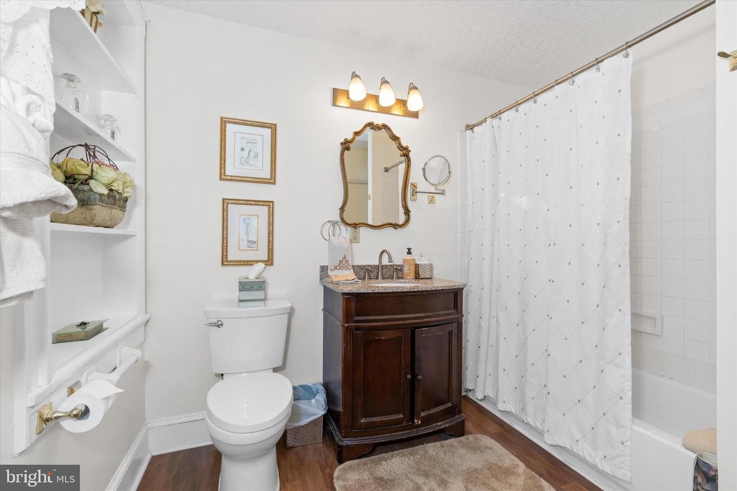 300 Bohemia Avenue photo 59