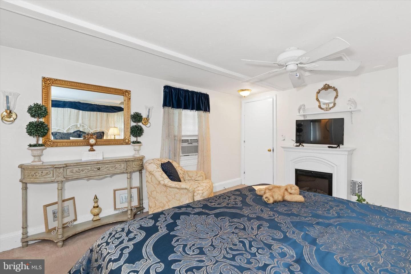 300 Bohemia Avenue photo 68