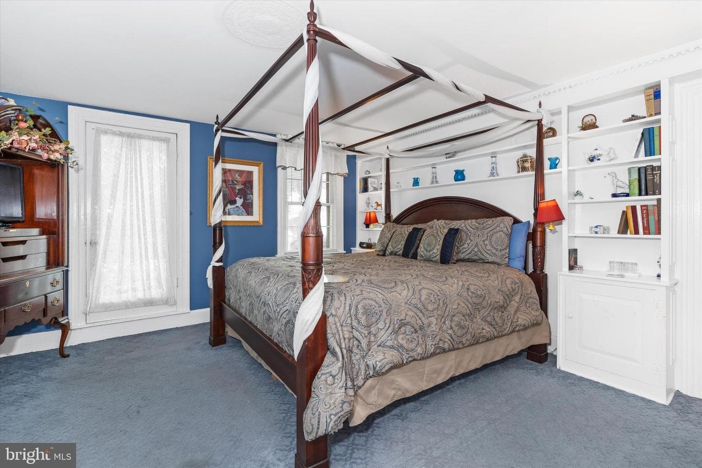300 Bohemia Avenue photo 74