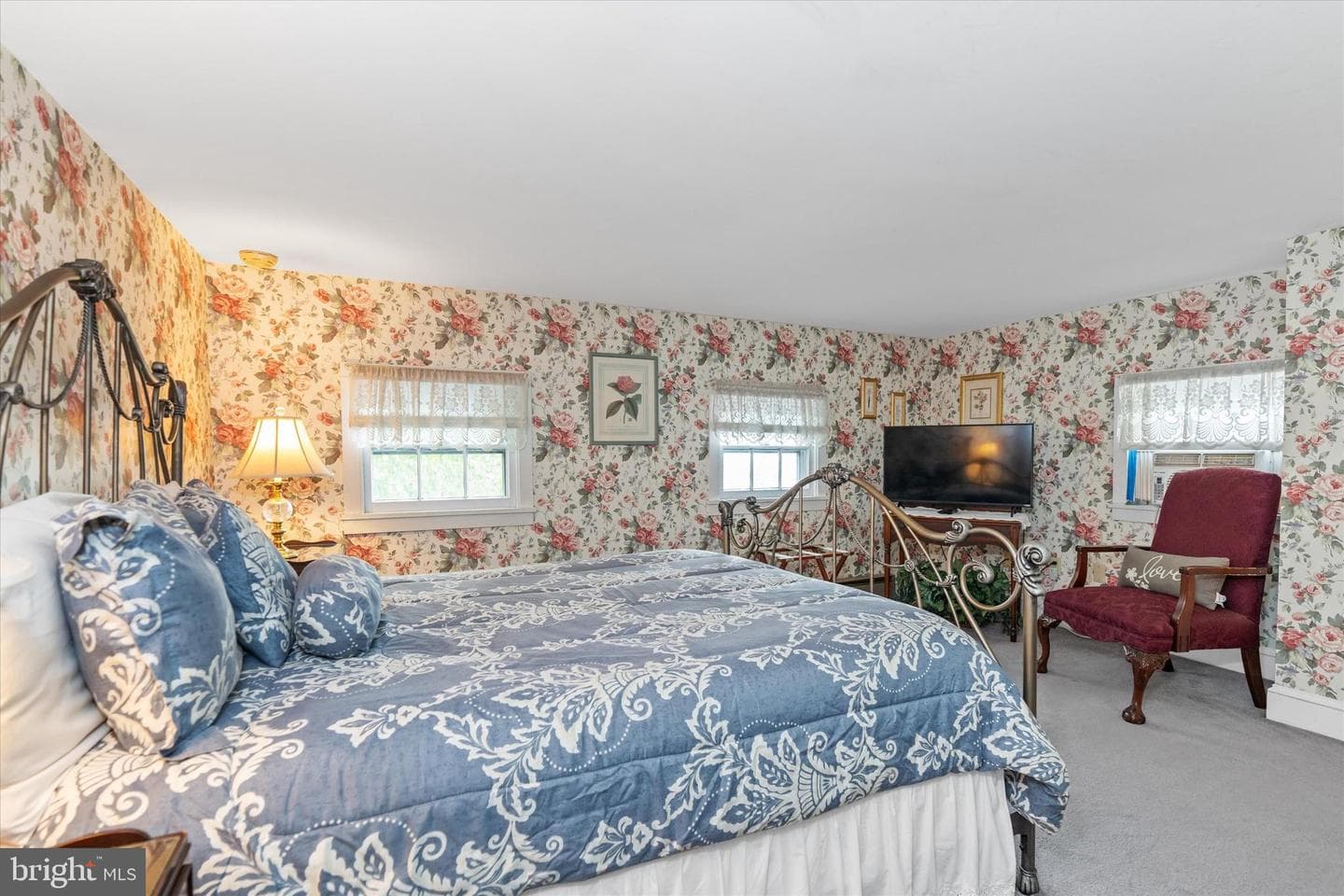 300 Bohemia Avenue photo 86