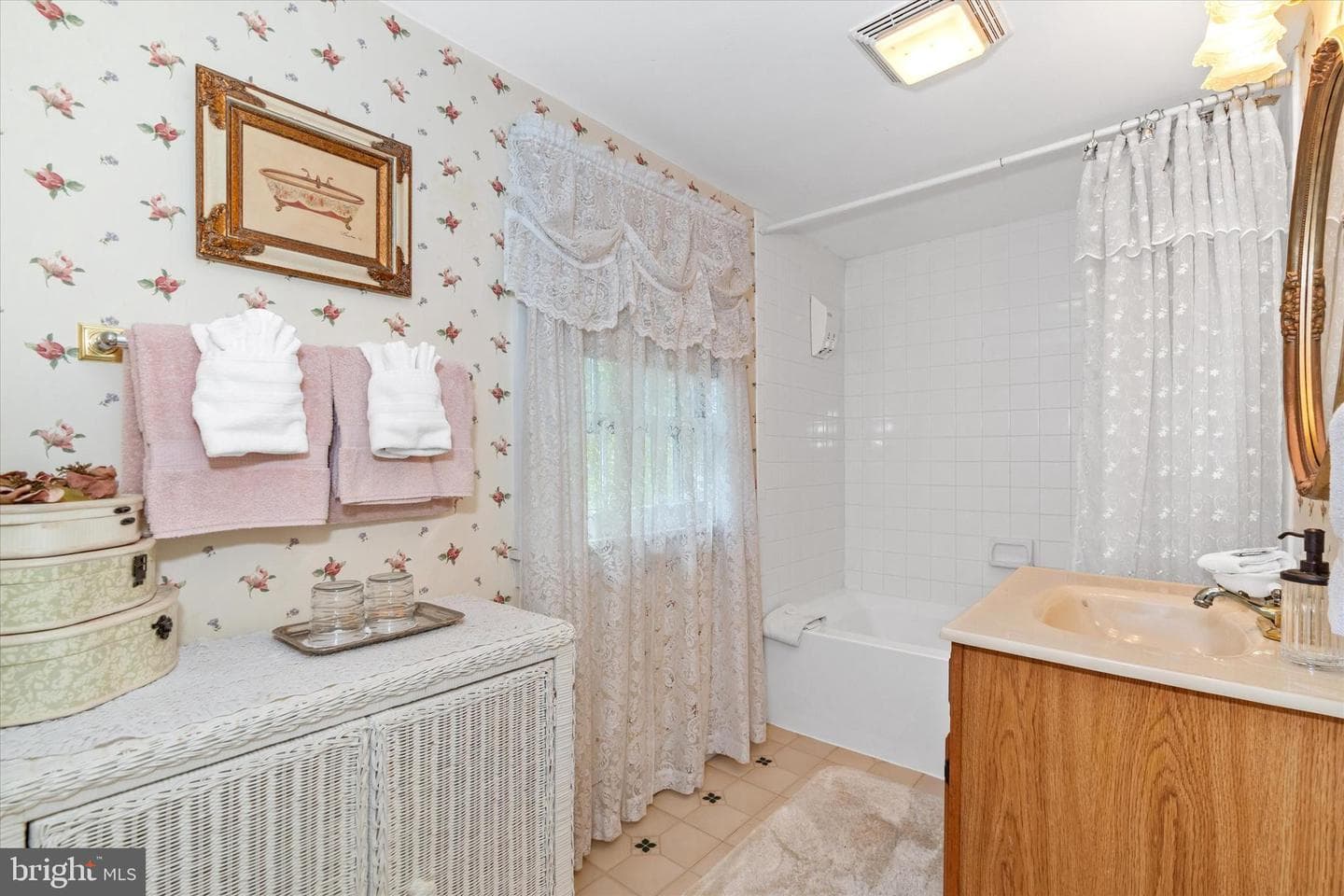300 Bohemia Avenue photo 88