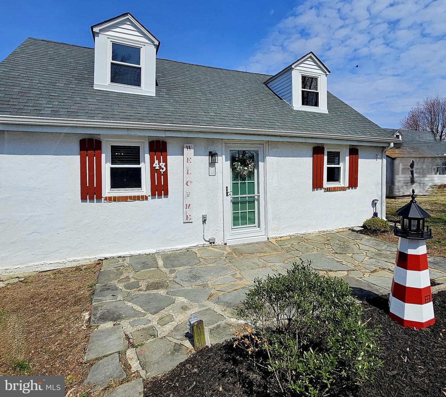 43 New York Avenue photo 2