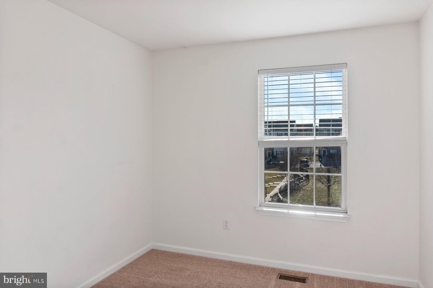 118 Augustine Road photo 28