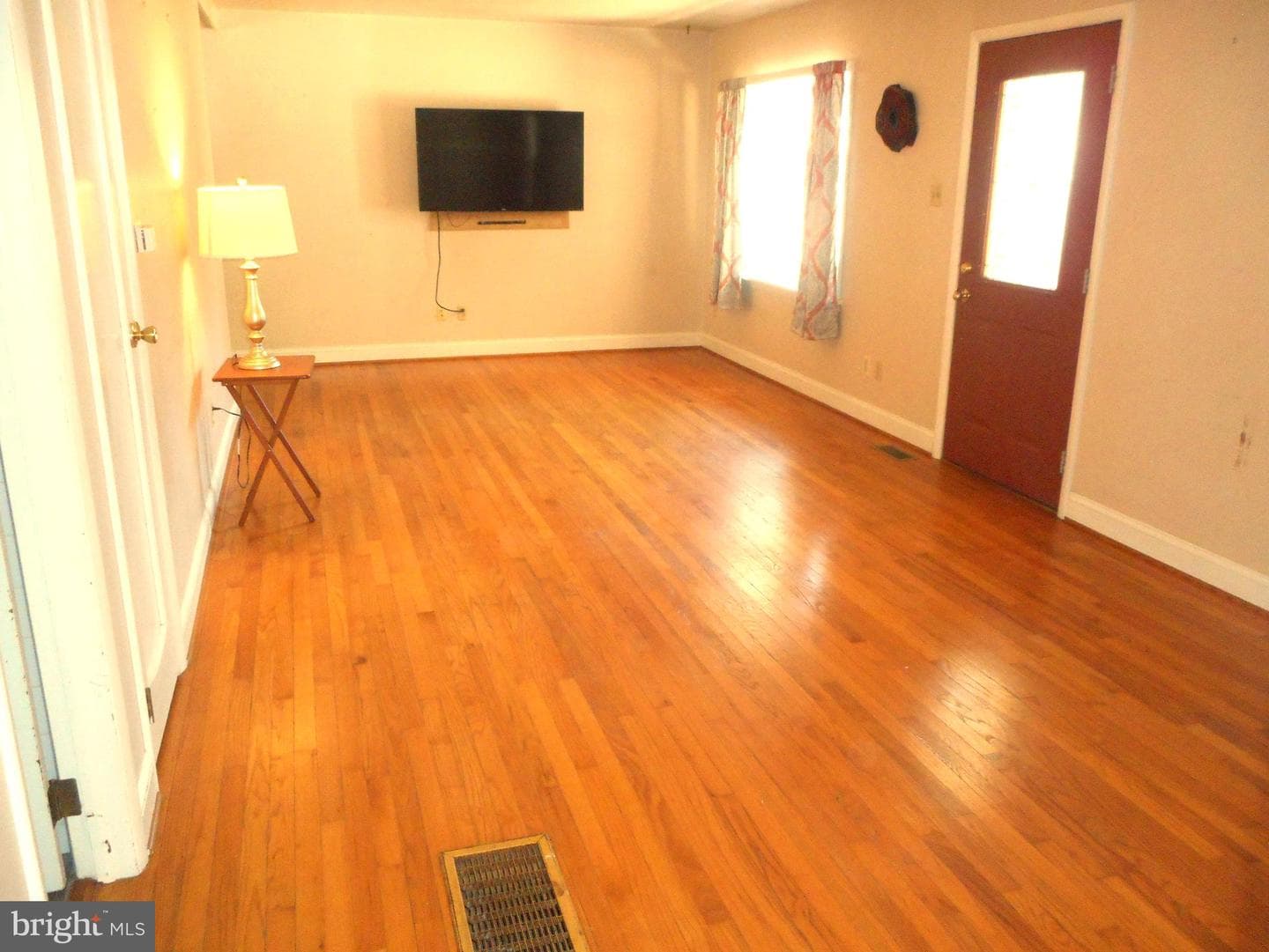 72 N Hills Drive photo 3