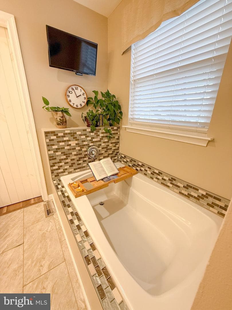 121 Chestnut Drive photo 16