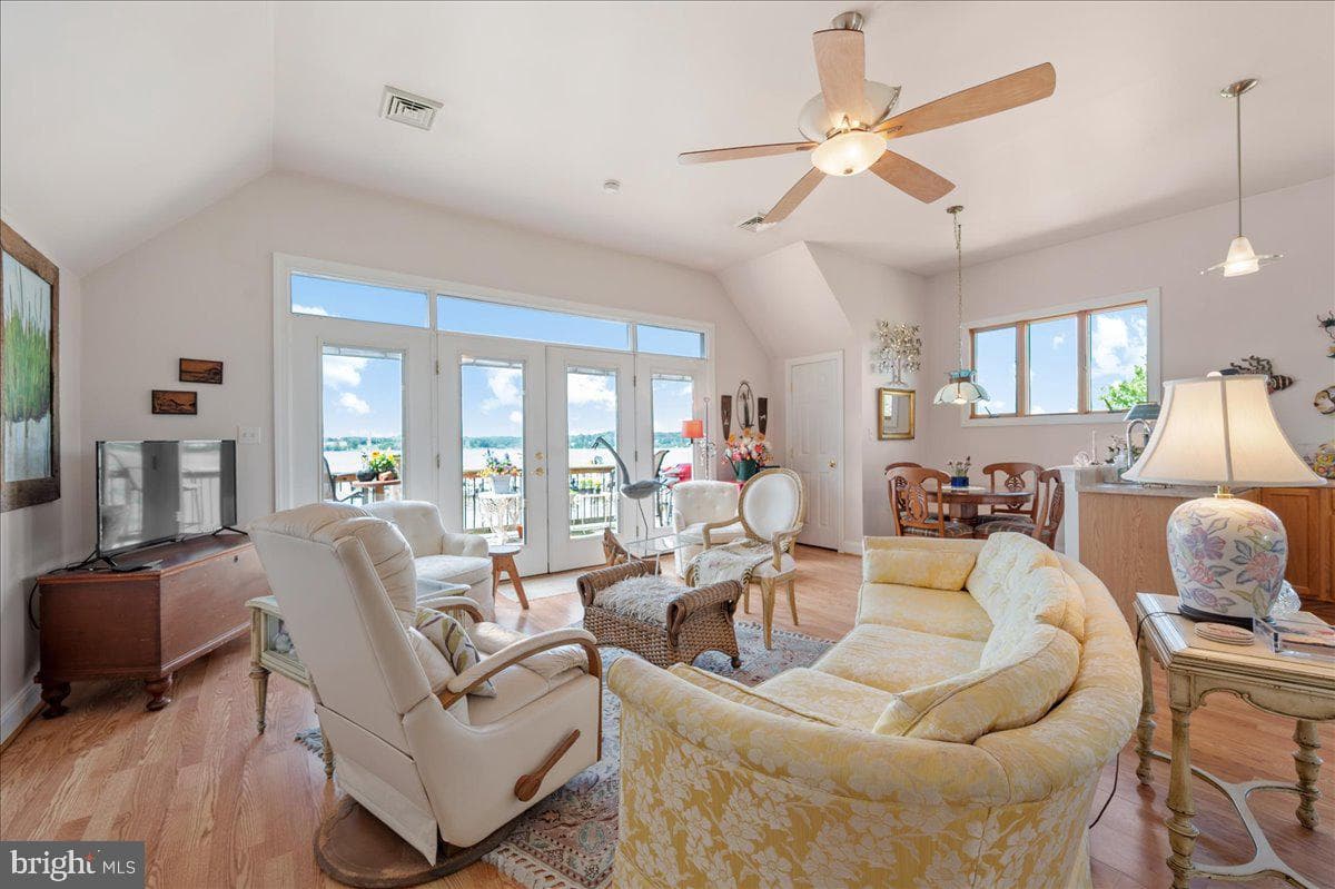 280 Hollywood Beach Road photo 18