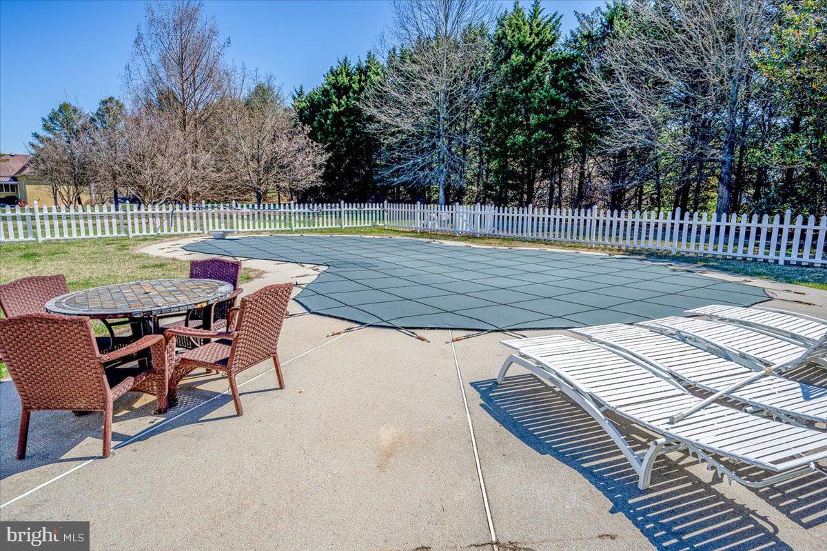 58 Cabots Court photo 23