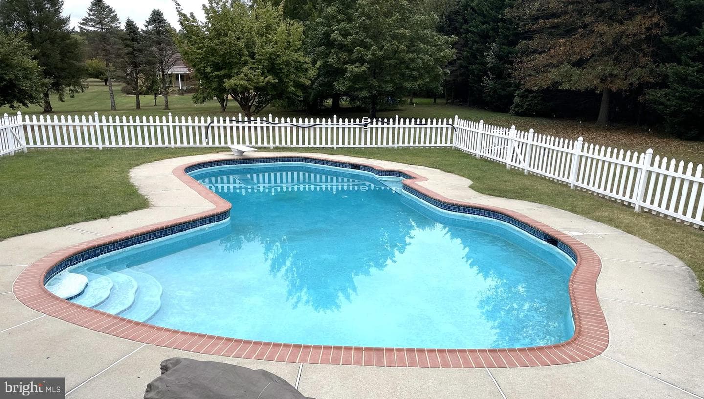 58 Cabots Court photo 24