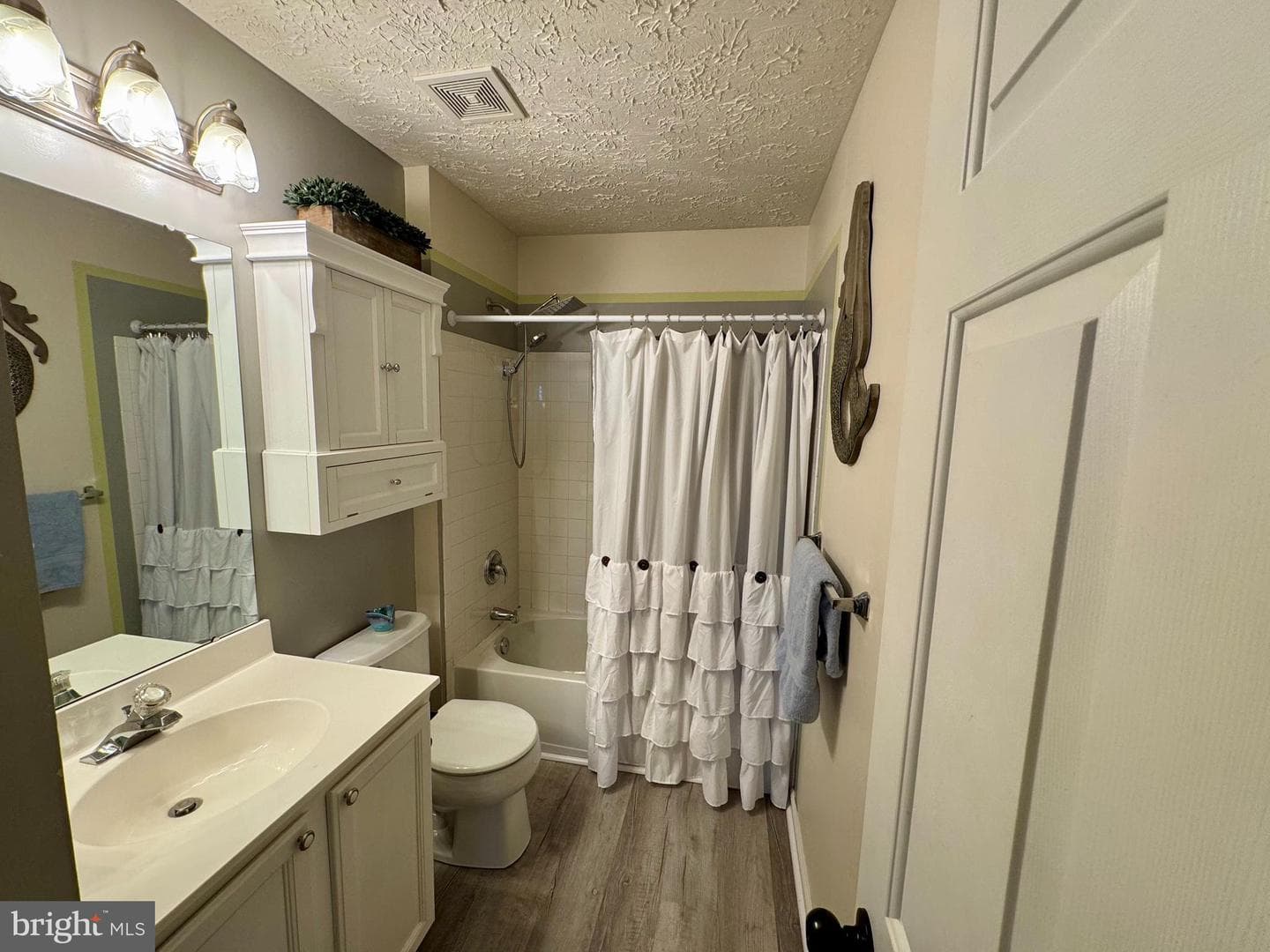 506 E Craighill Channel Drive photo 35