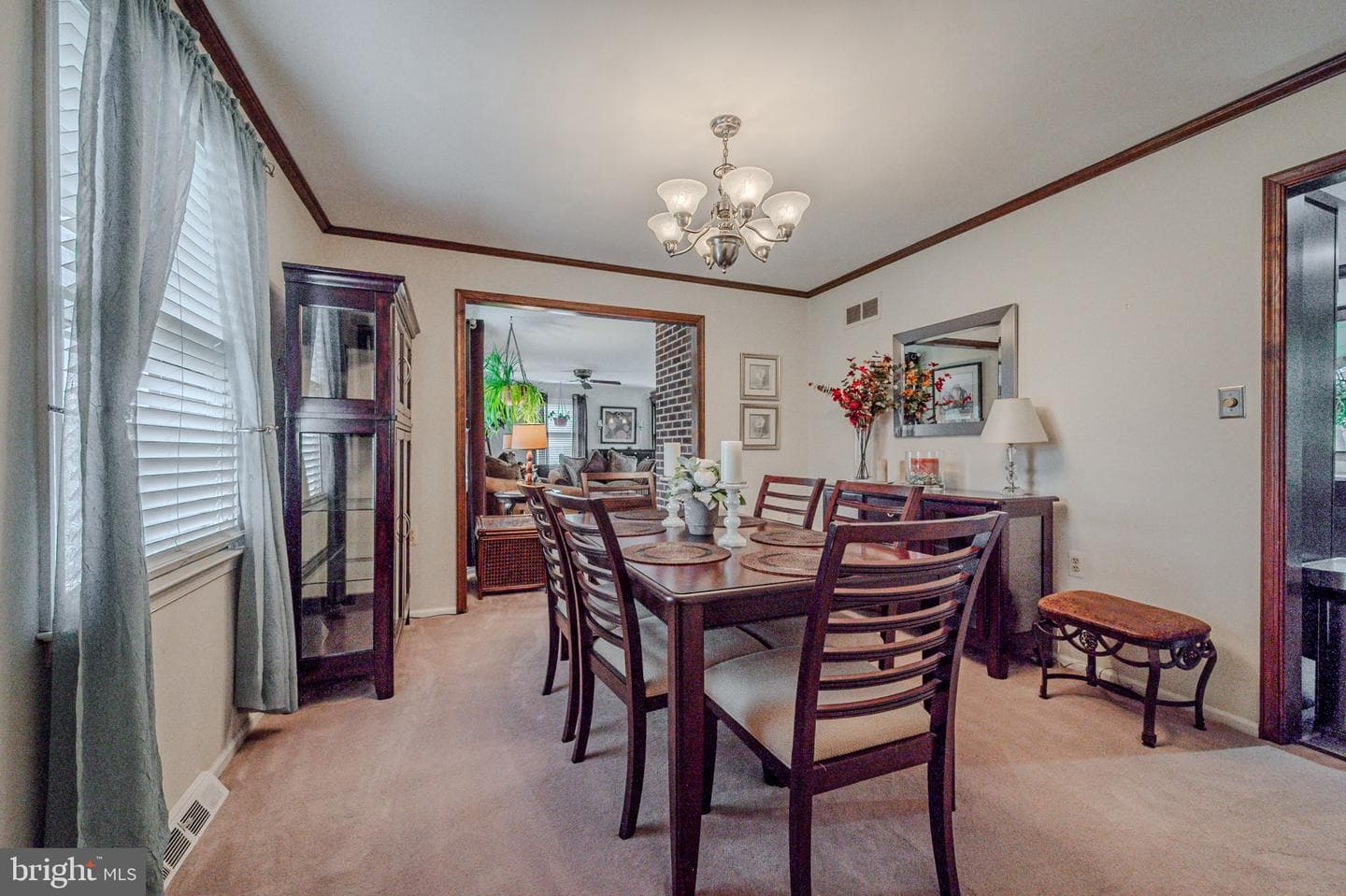 211 Ashley Drive photo 10