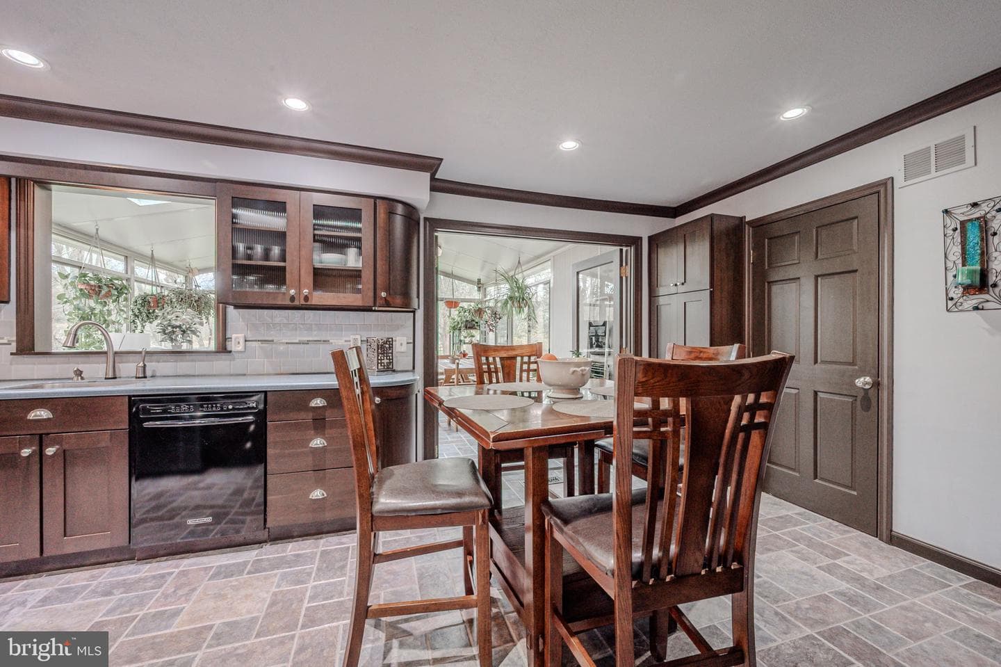 211 Ashley Drive photo 22