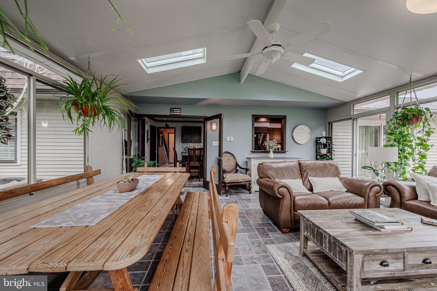 211 Ashley Drive photo 27