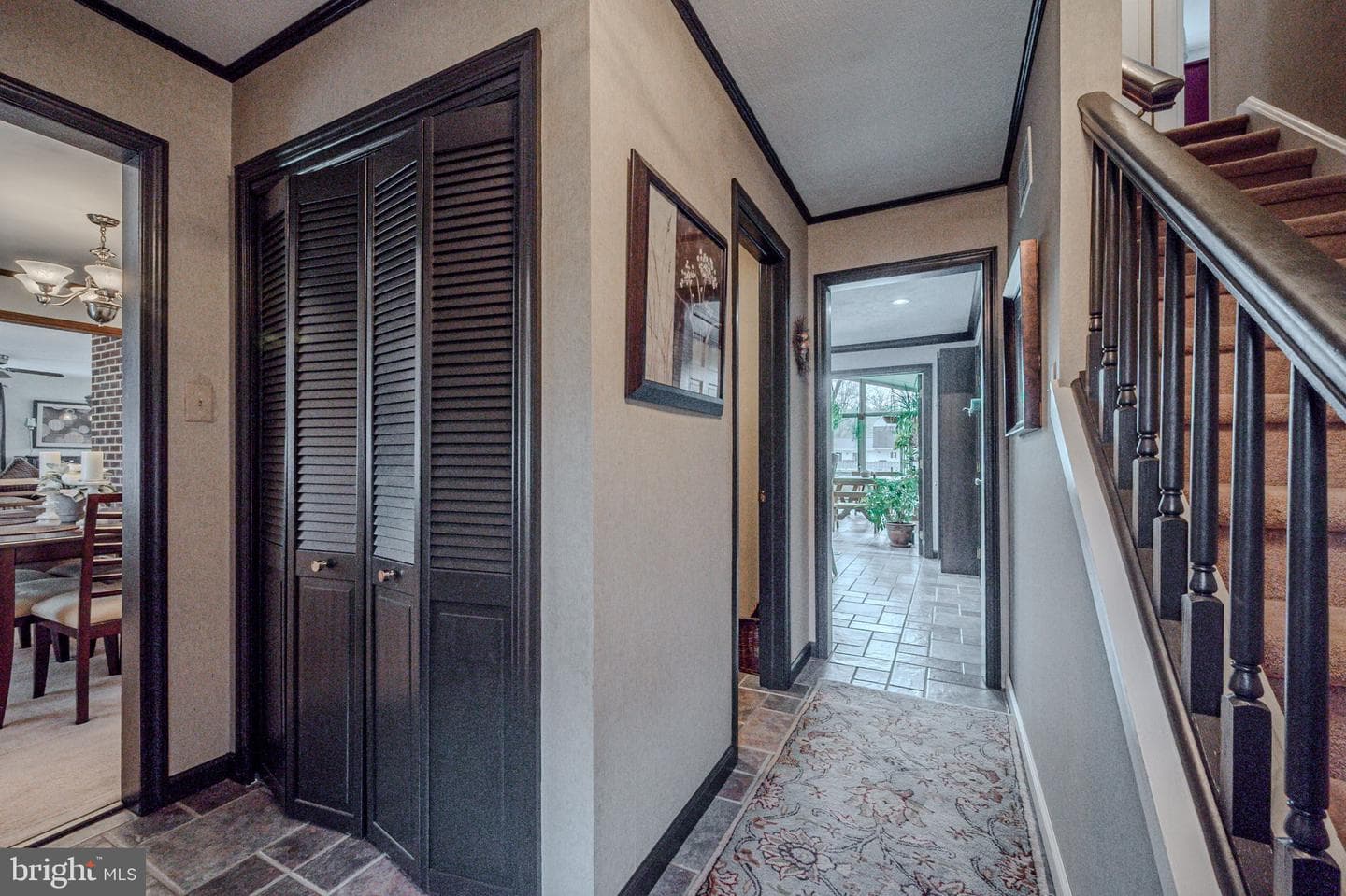 211 Ashley Drive photo 3