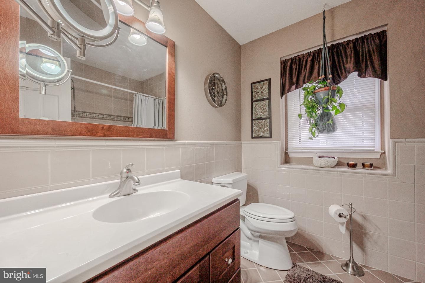 211 Ashley Drive photo 30