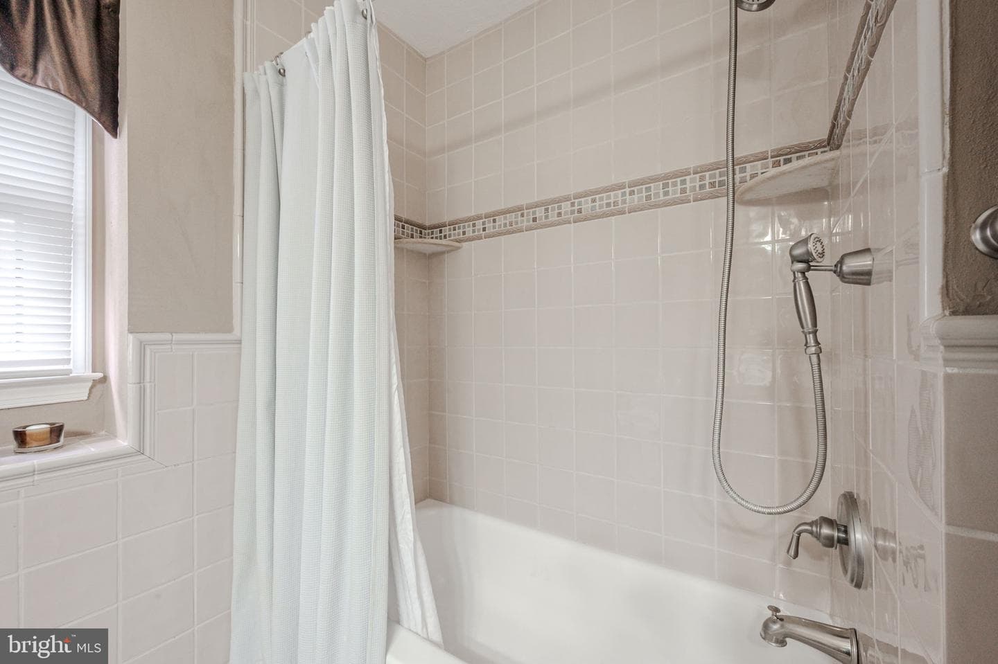 211 Ashley Drive photo 31
