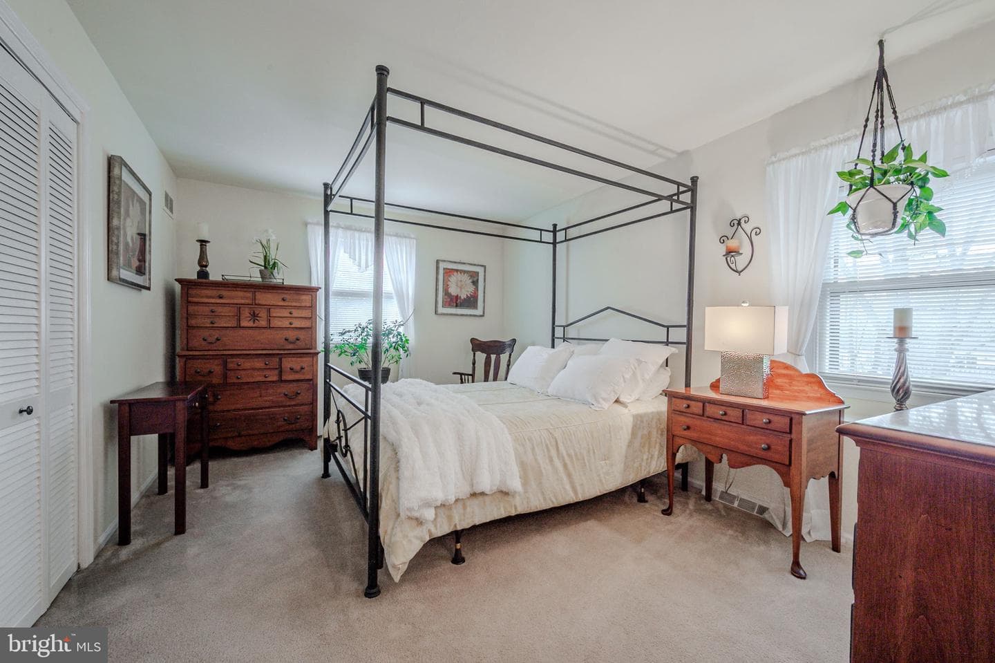 211 Ashley Drive photo 32