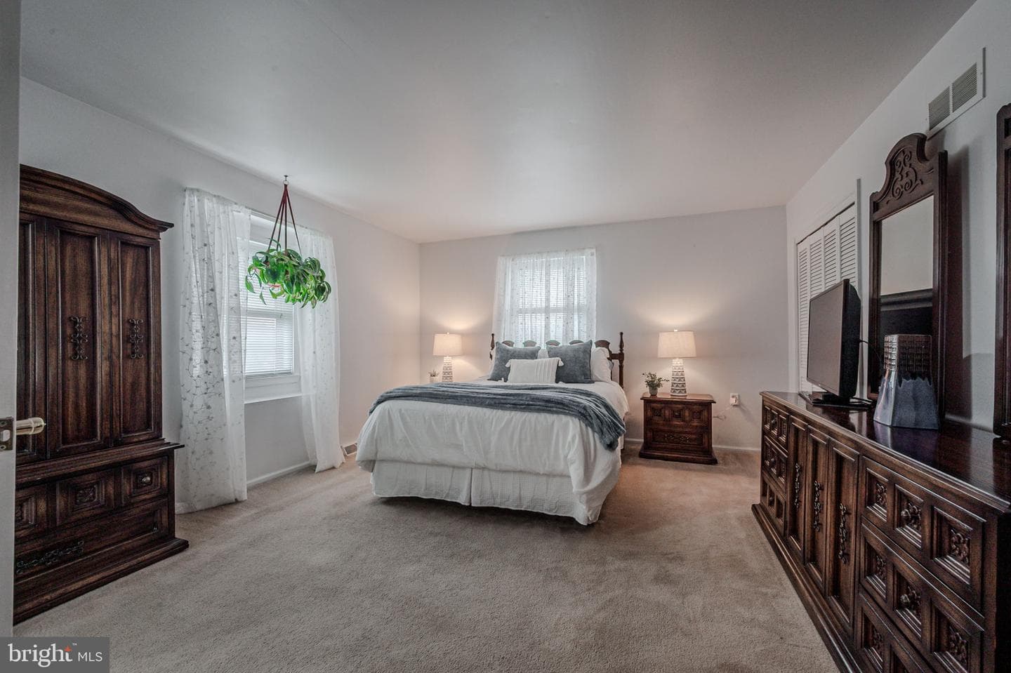 211 Ashley Drive photo 34