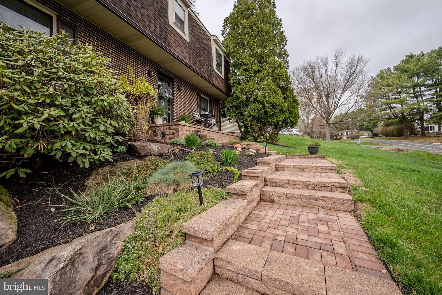 211 Ashley Drive photo 40