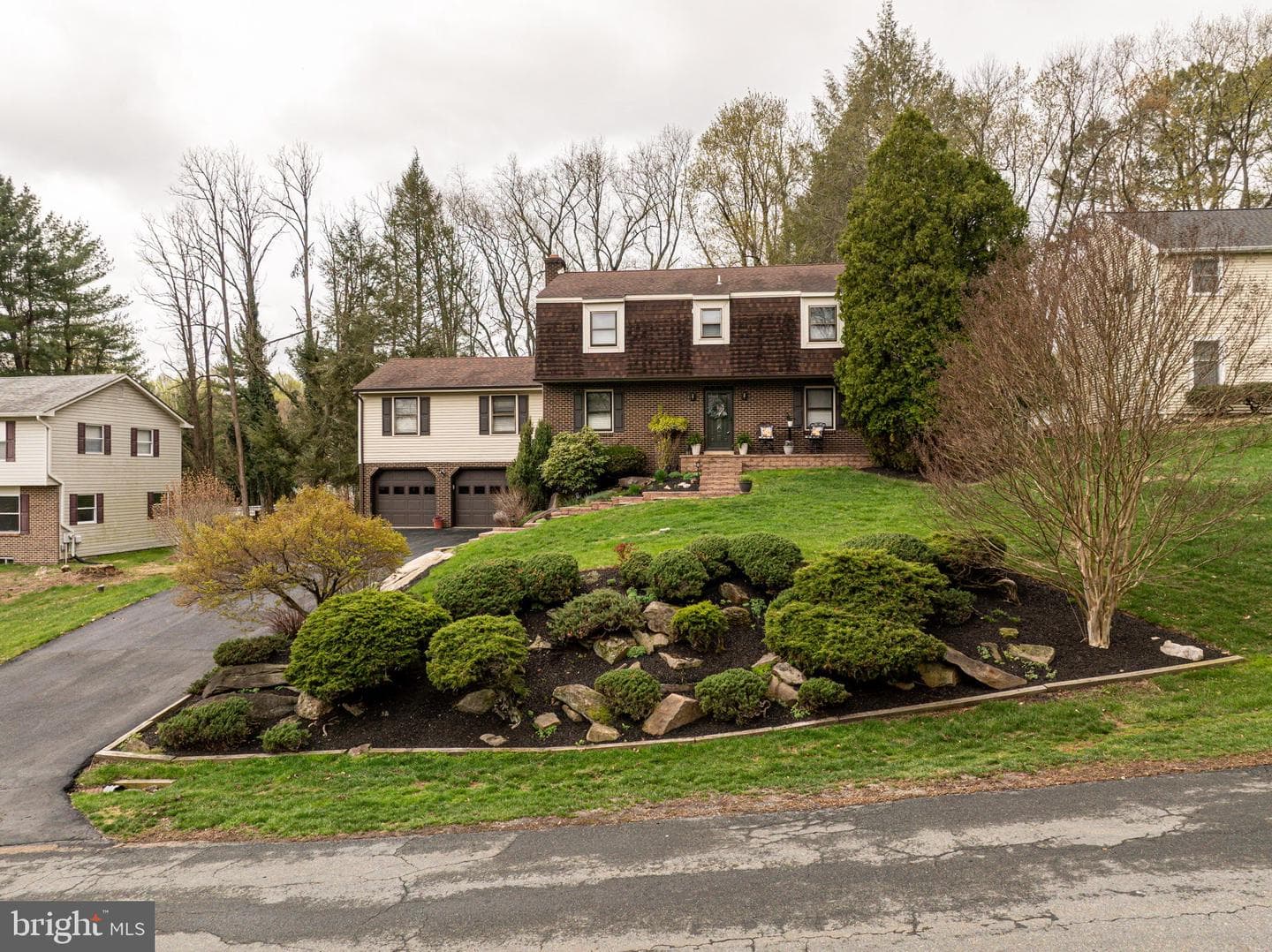 211 Ashley Drive photo 44