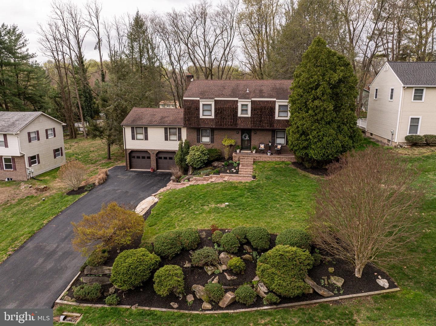 211 Ashley Drive photo 45