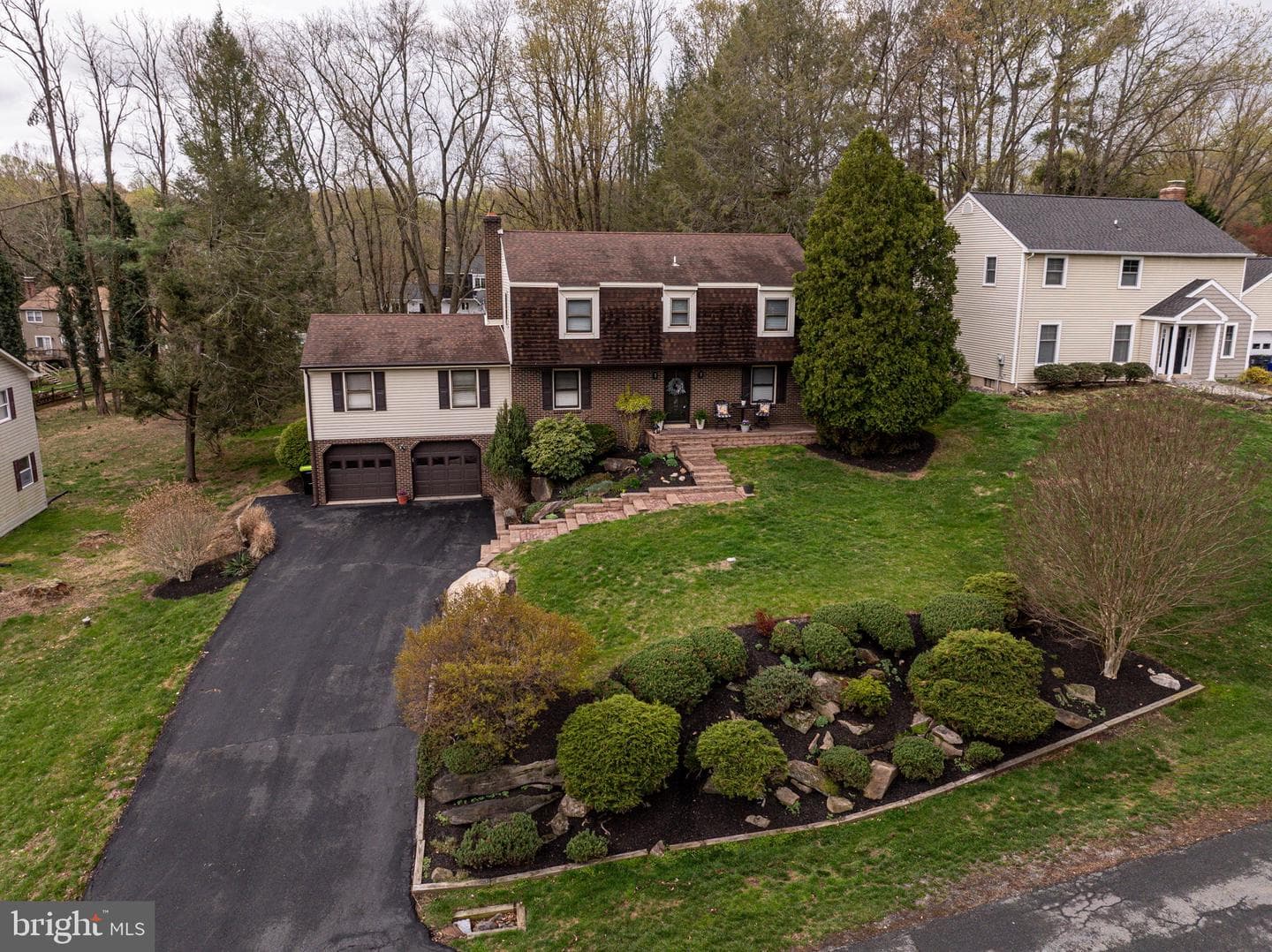 211 Ashley Drive photo 46