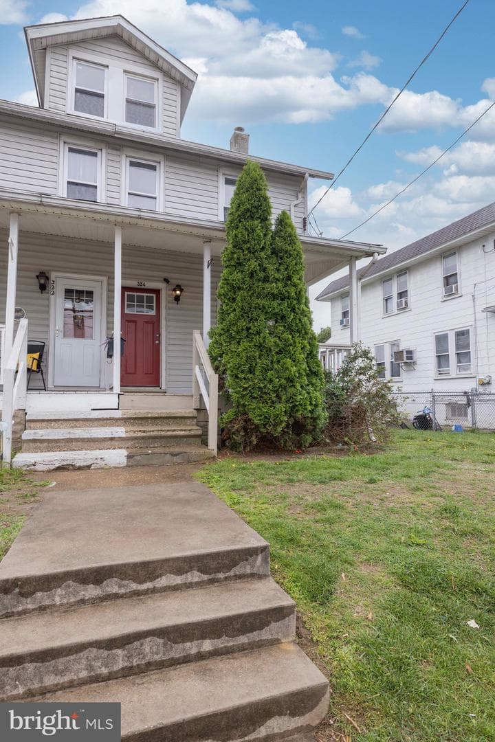324 W Main Street photo 2
