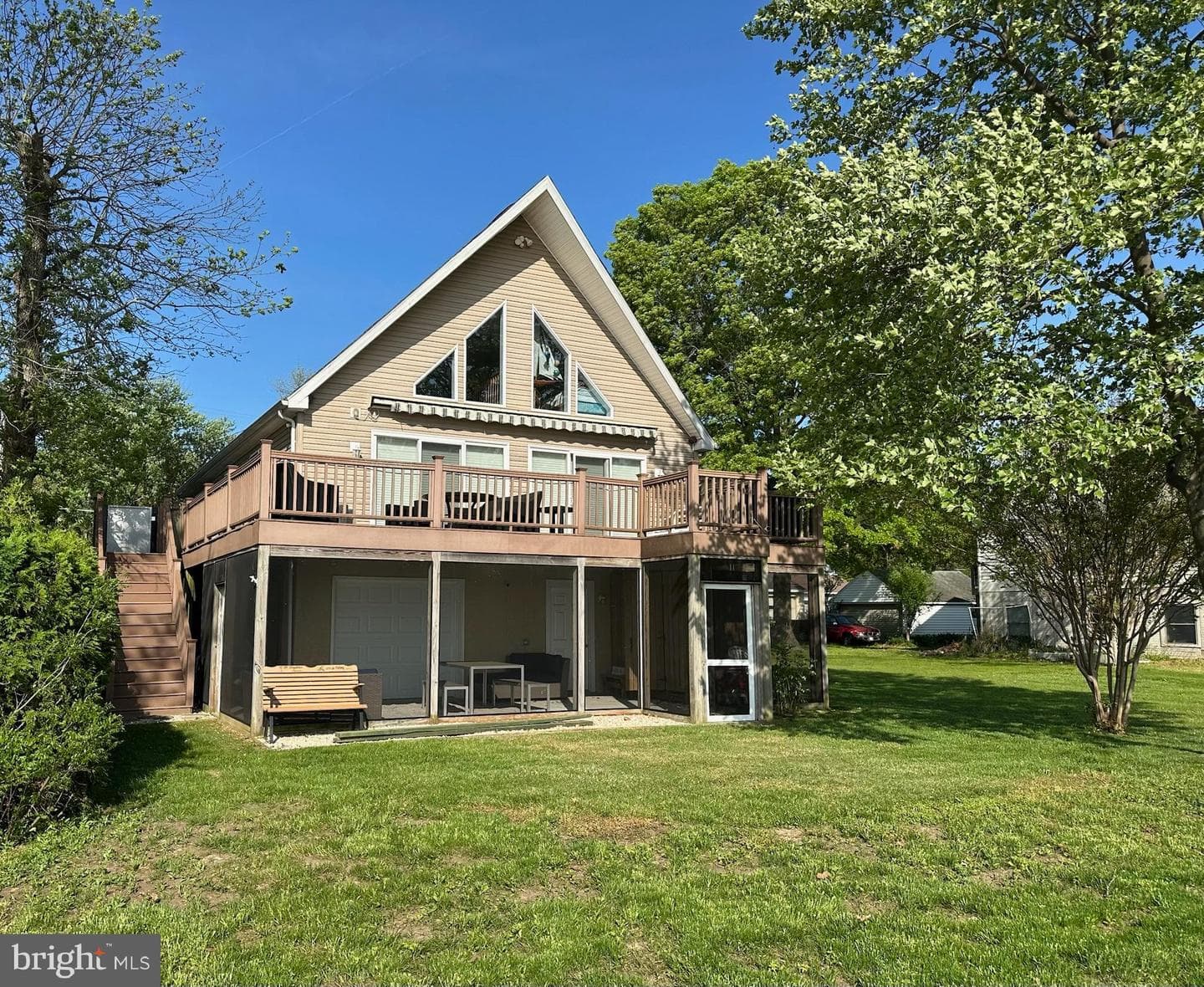 32 Laurel Road photo 1
