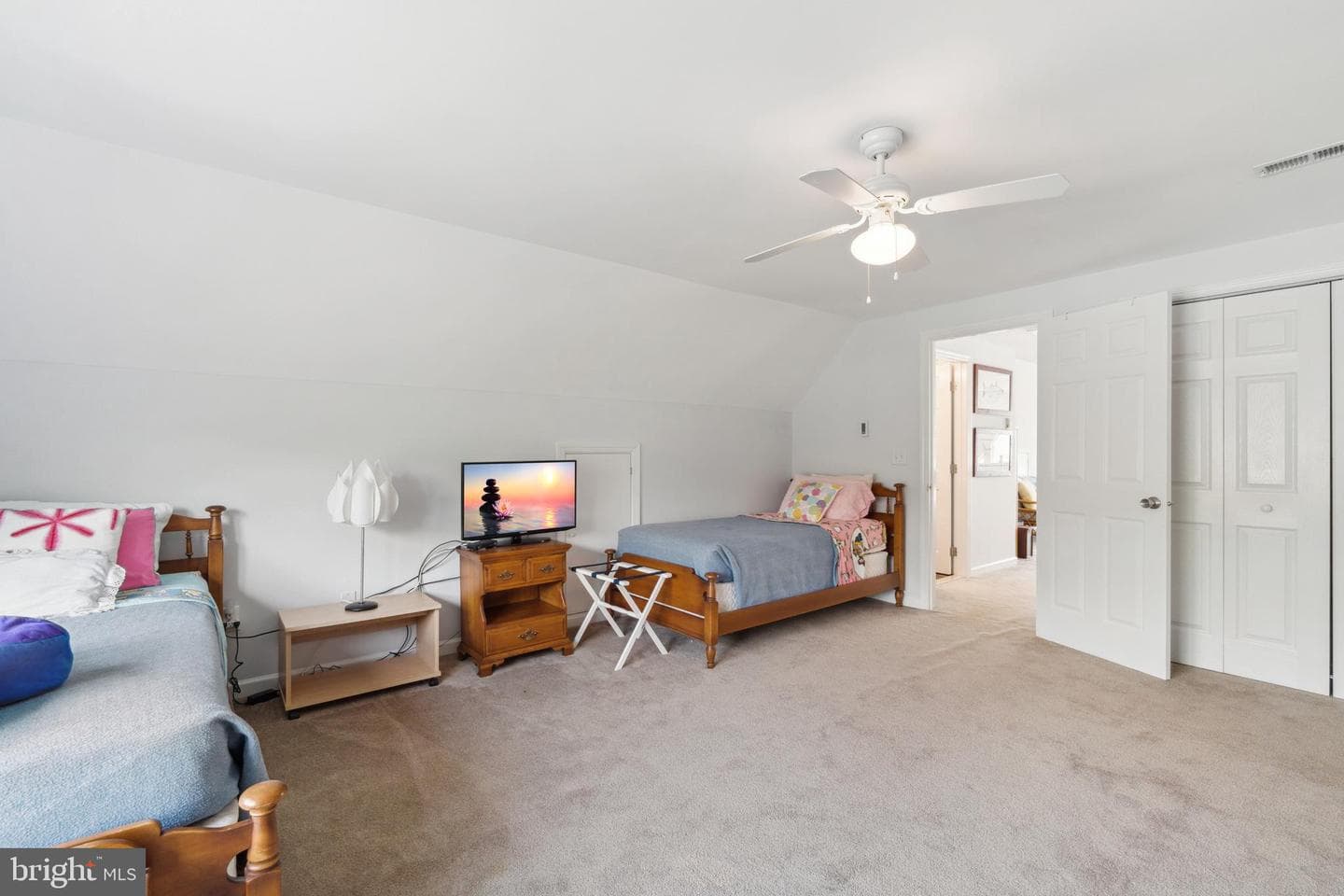 32 Laurel Road photo 25