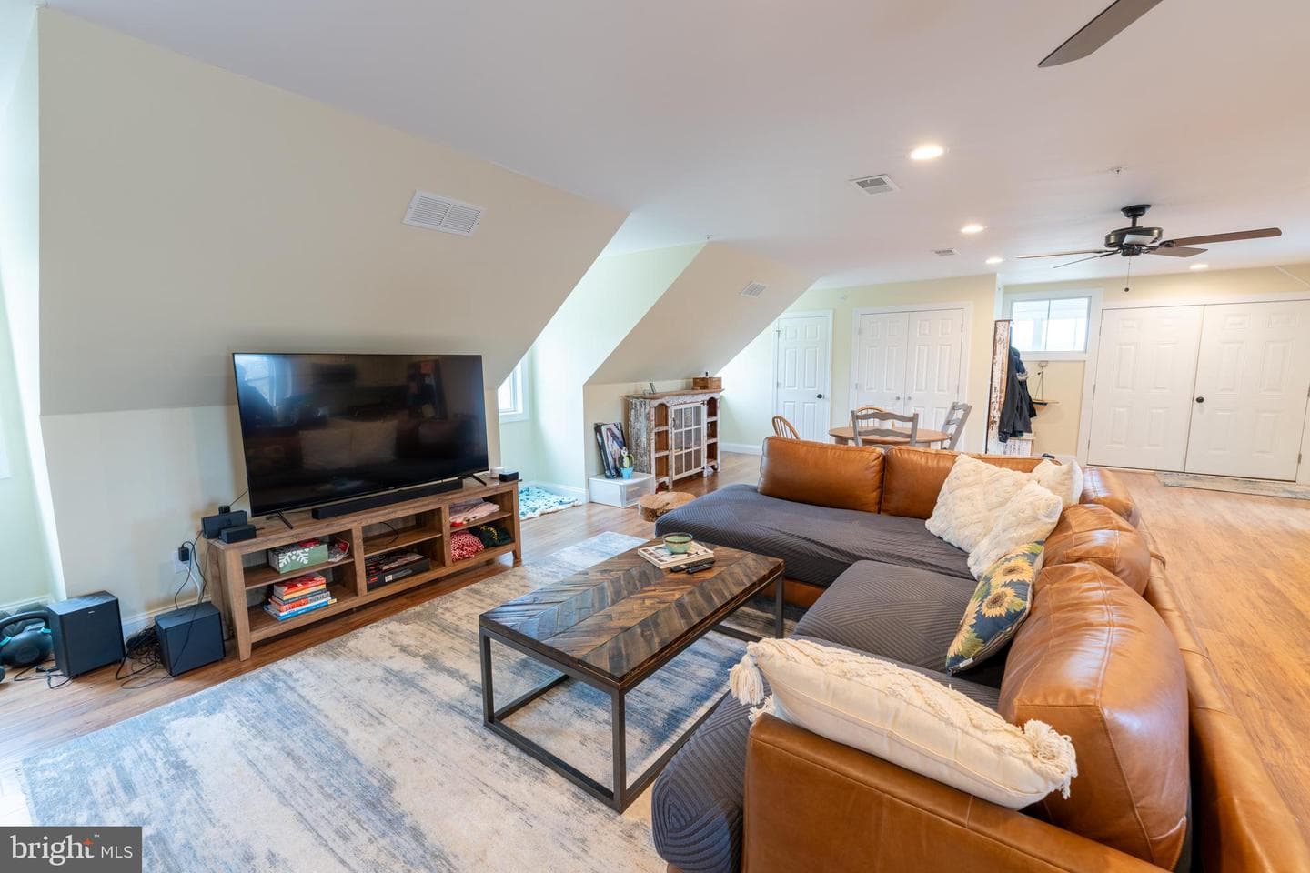 5727 Telegraph Road photo 54