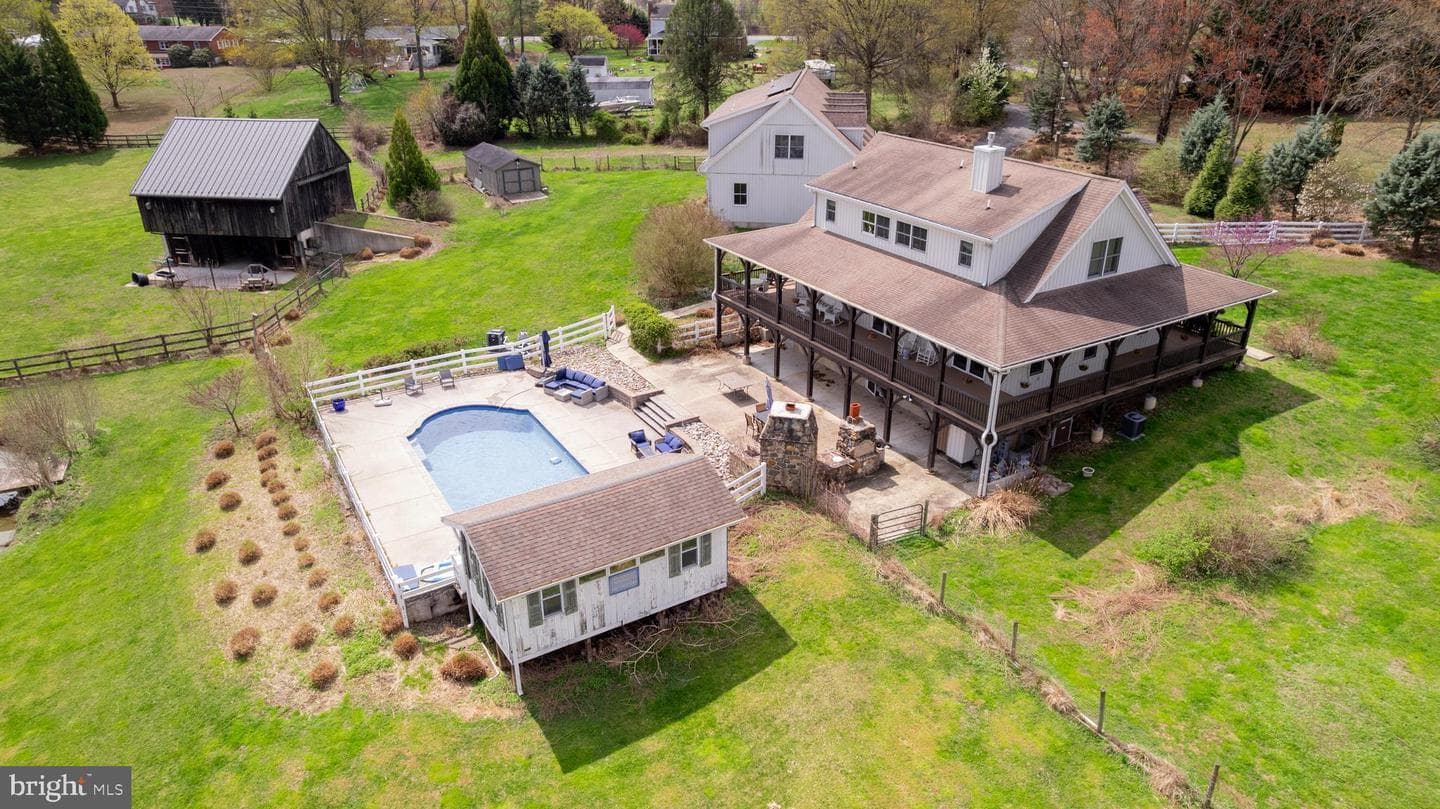 5727 Telegraph Road photo 6
