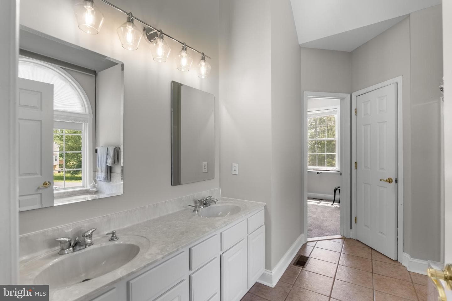 145 Rolling Avenue photo 12