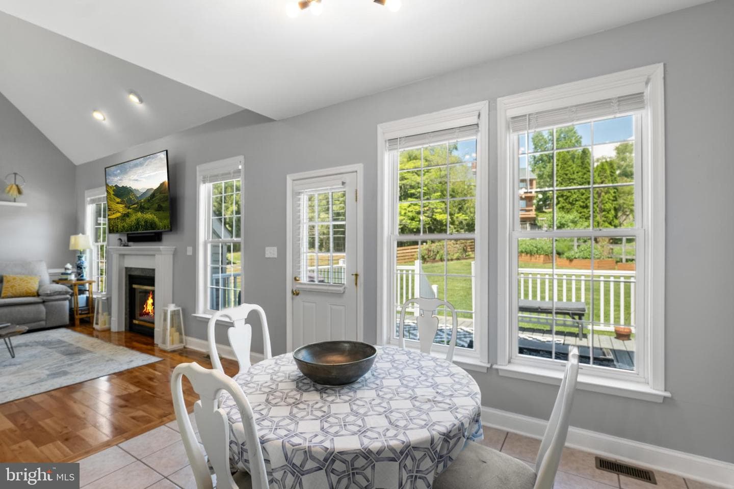 145 Rolling Avenue photo 19