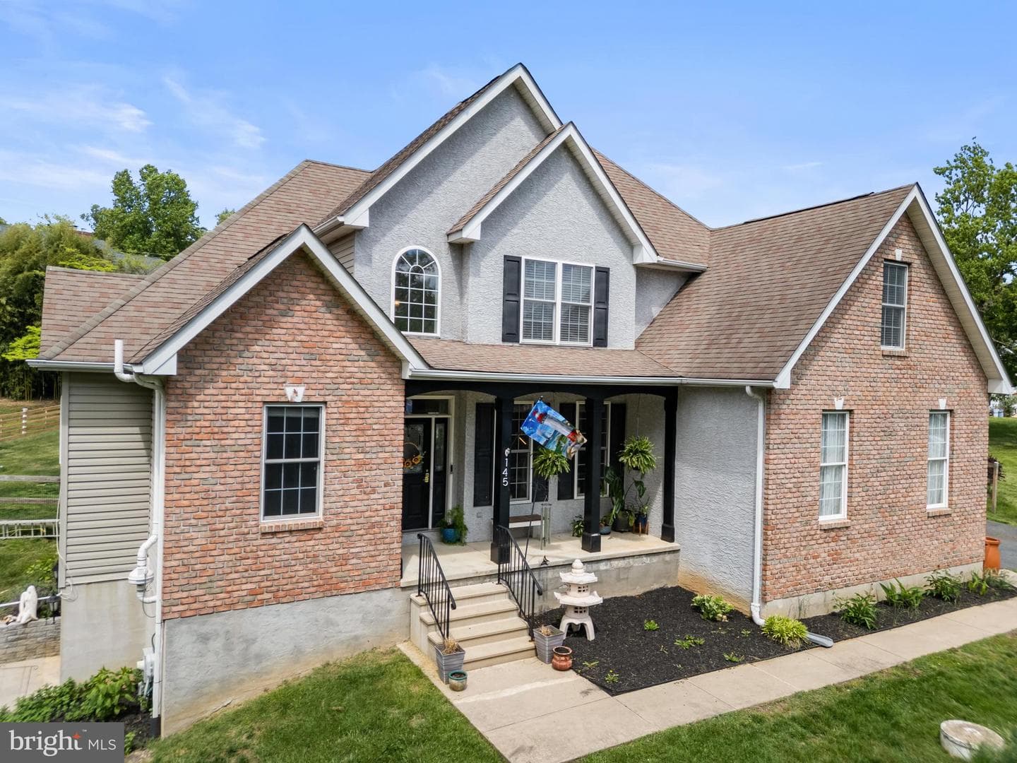 145 Rolling Avenue photo 2
