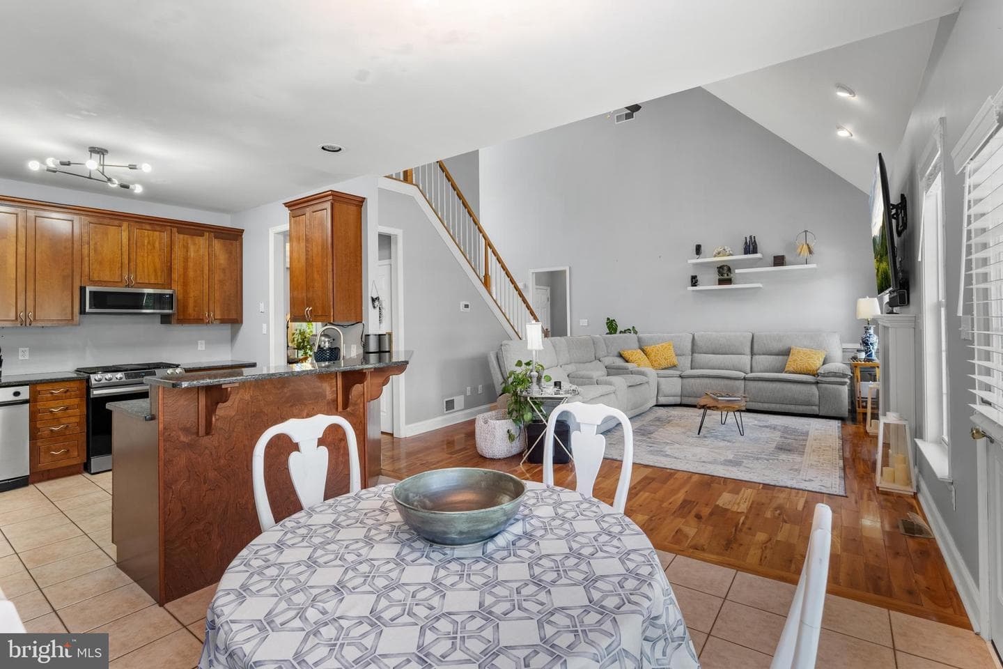 145 Rolling Avenue photo 20