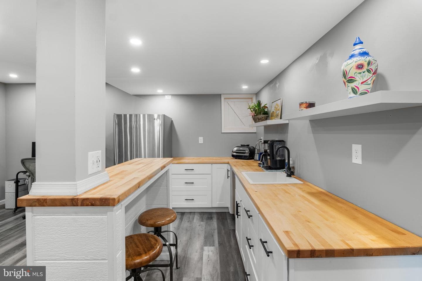 145 Rolling Avenue photo 40
