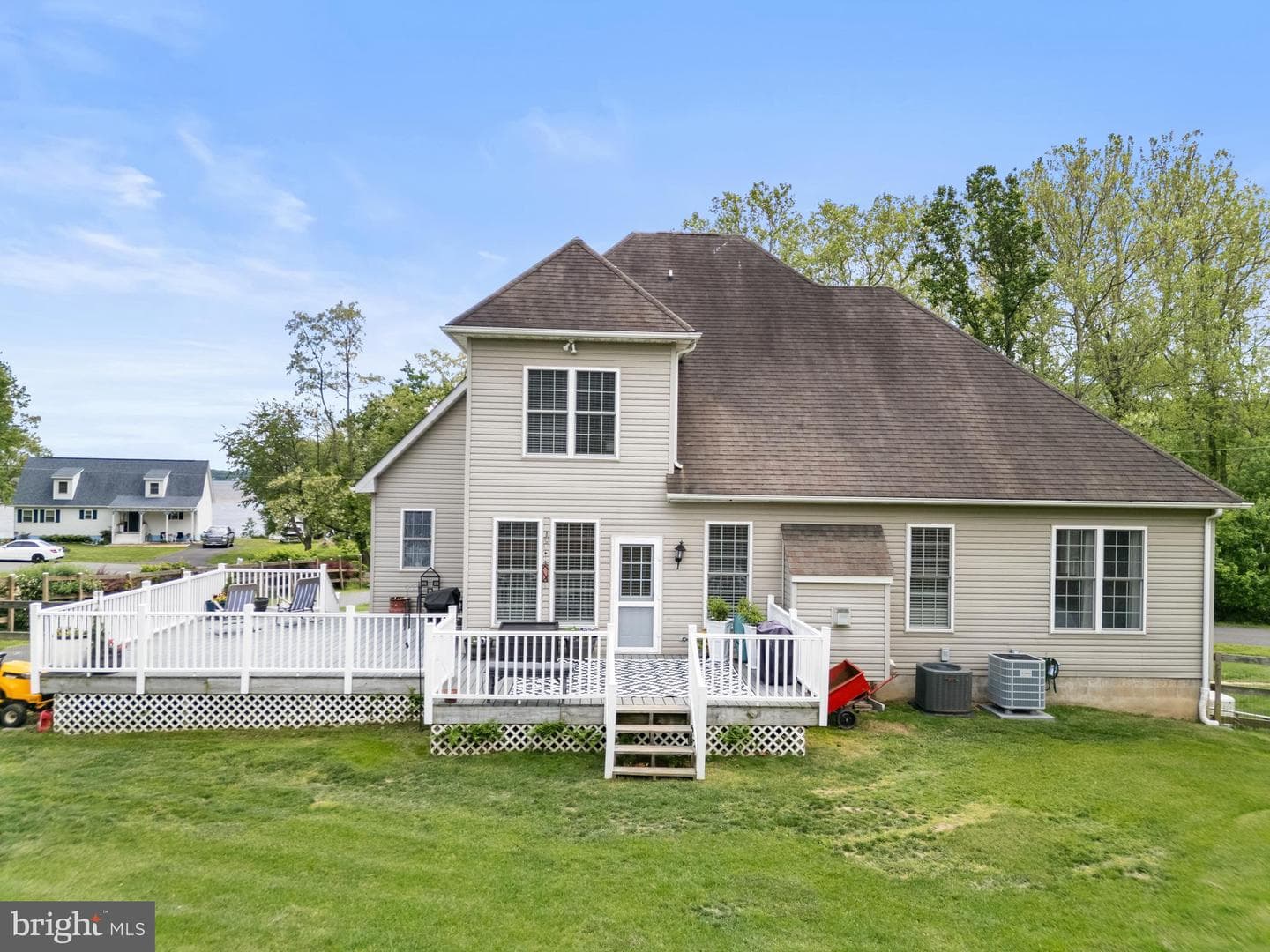 145 Rolling Avenue photo 47
