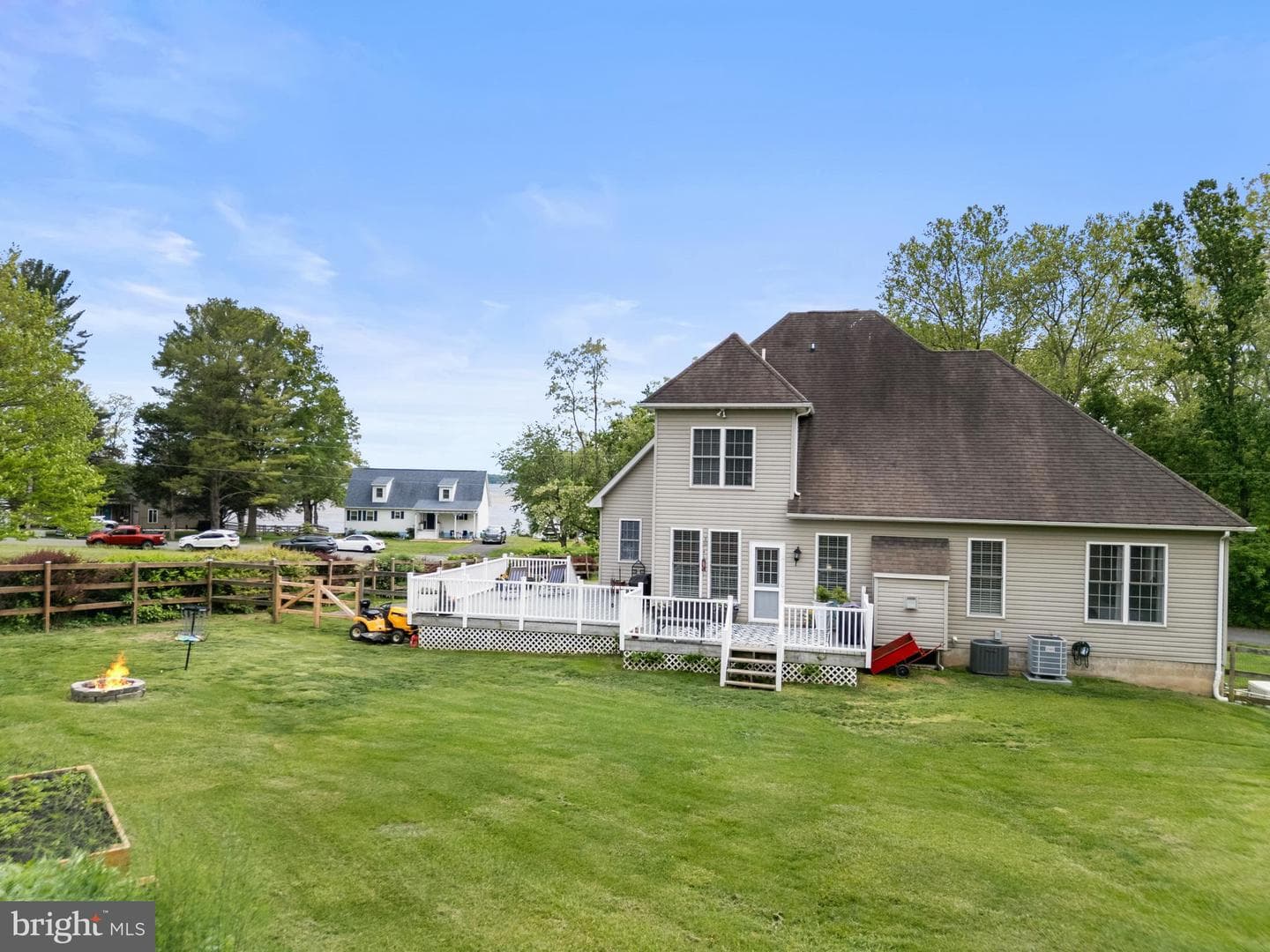 145 Rolling Avenue photo 48