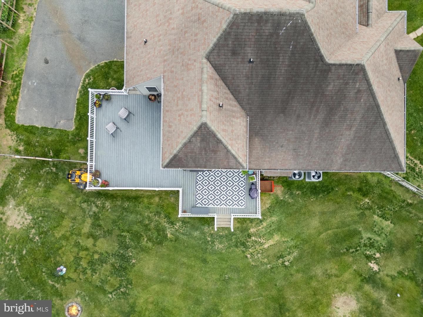 145 Rolling Avenue photo 49
