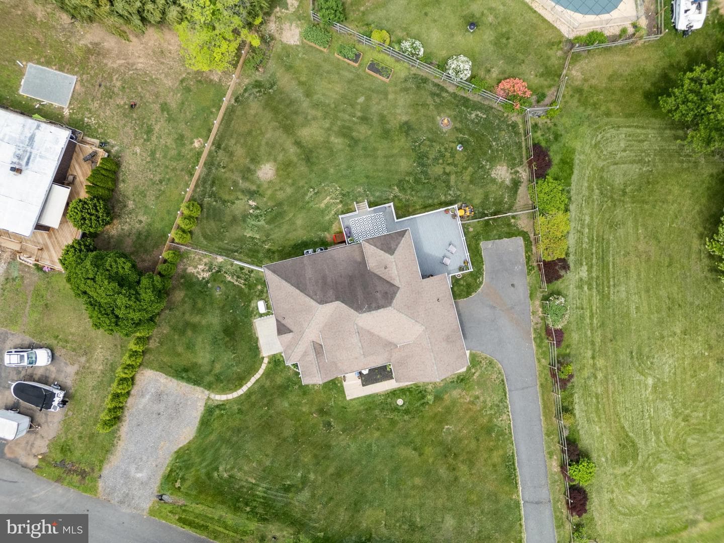 145 Rolling Avenue photo 54