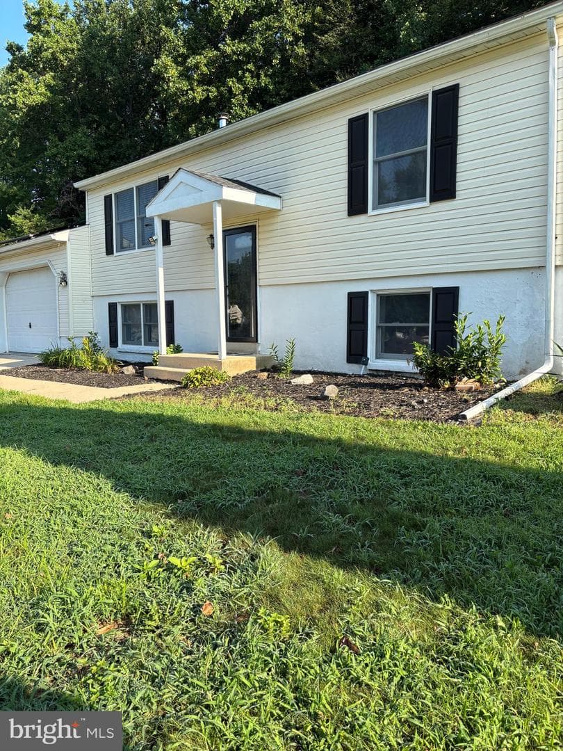 108 W Village Road photo 1