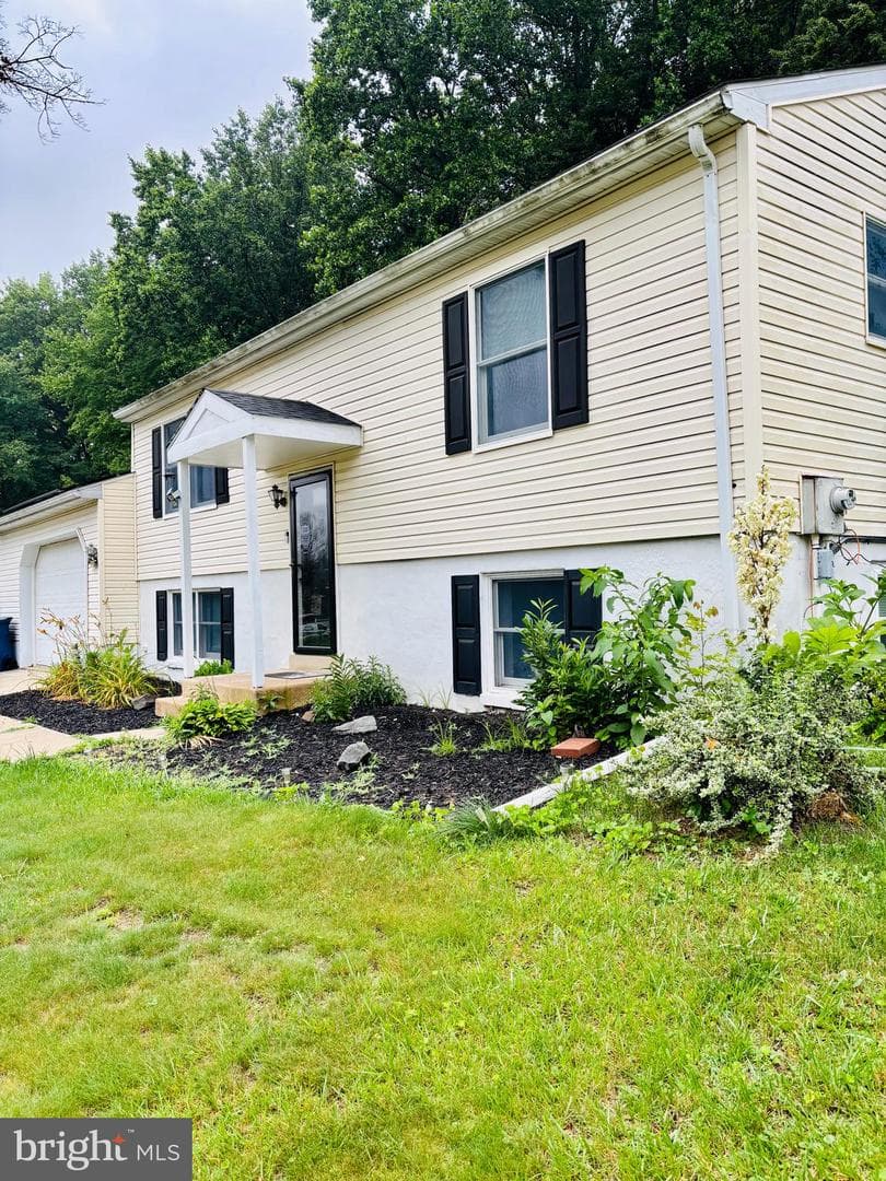 108 W Village Road photo 19