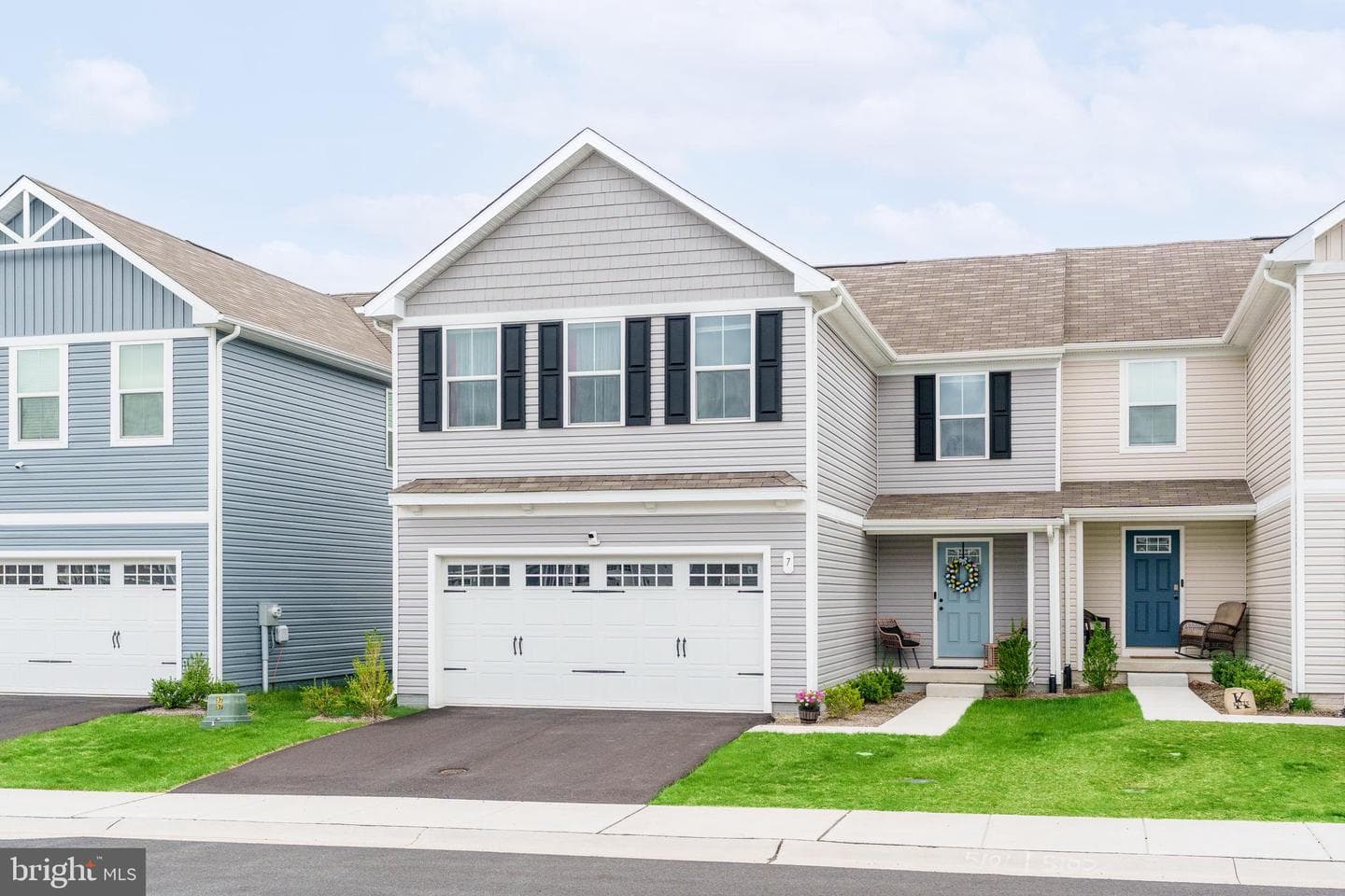 7 Olive Way