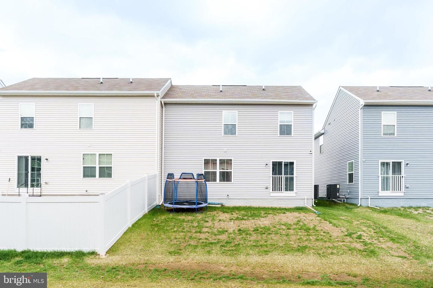 7 Olive Way photo 14