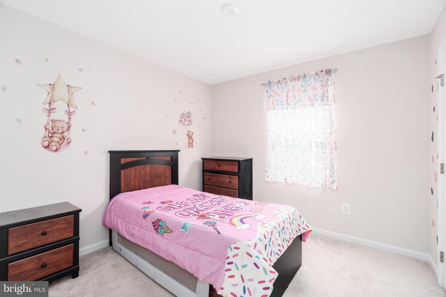 7 Olive Way photo 9