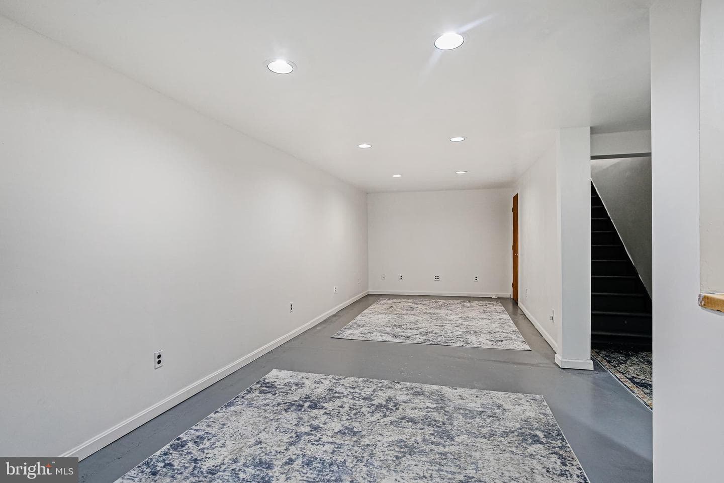 2 Lexington Court photo 28