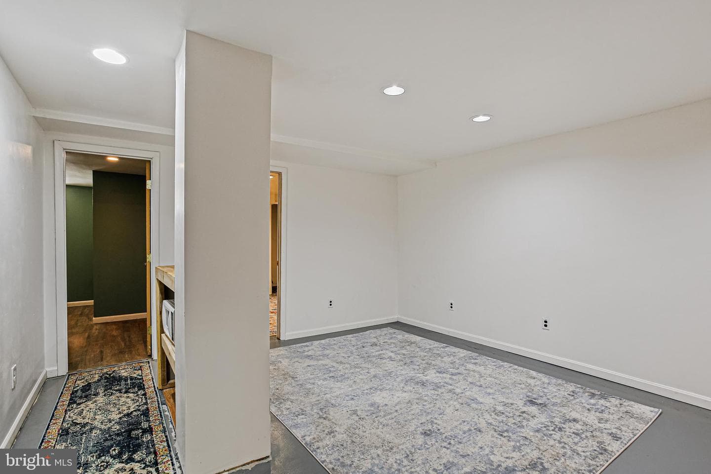 2 Lexington Court photo 29