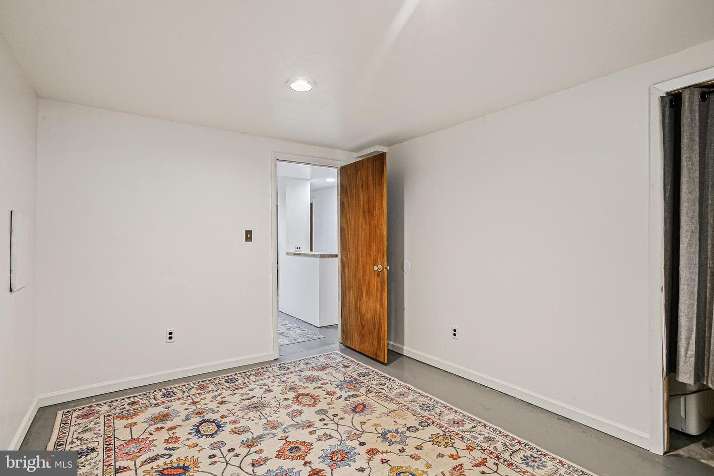 2 Lexington Court photo 30