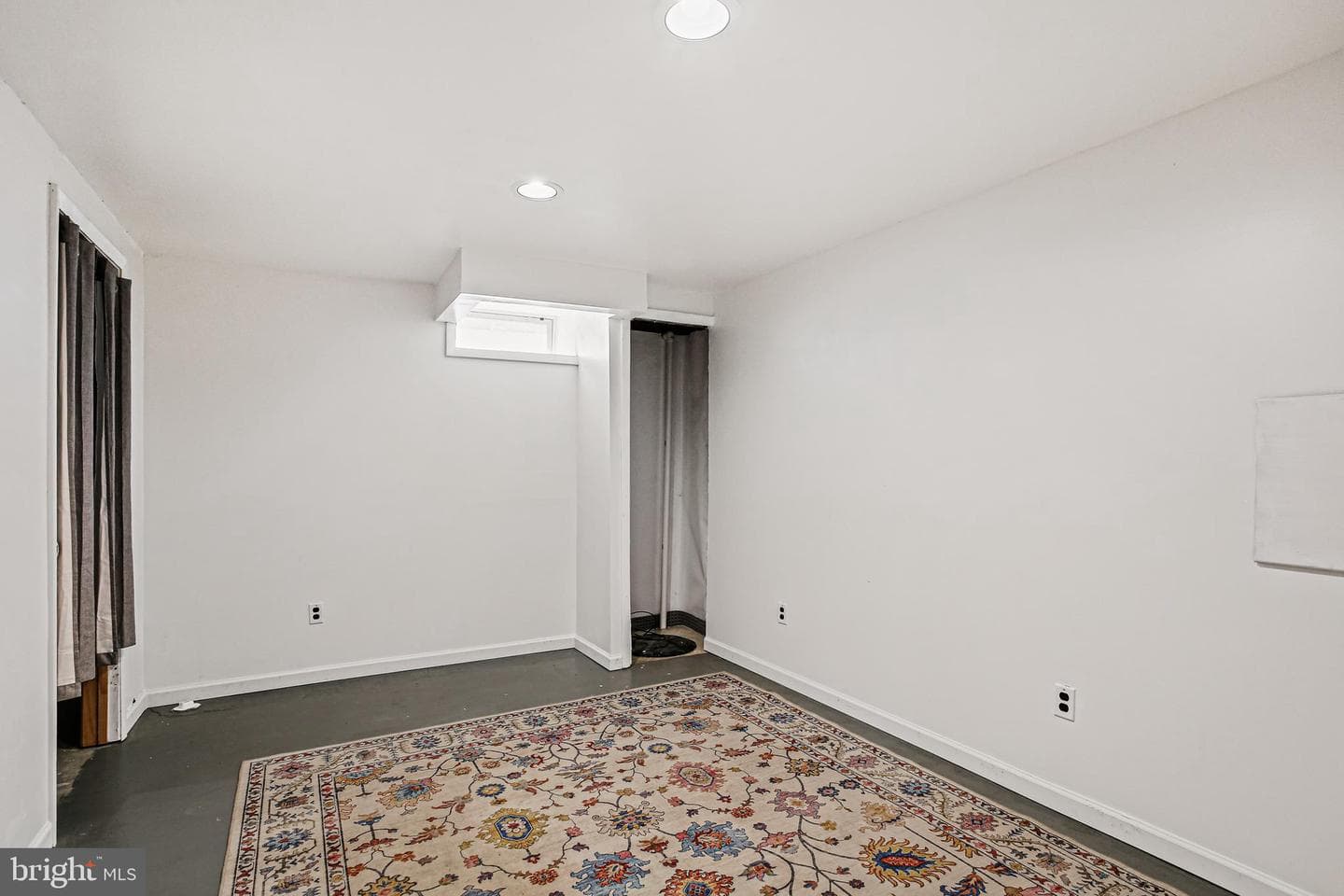 2 Lexington Court photo 31