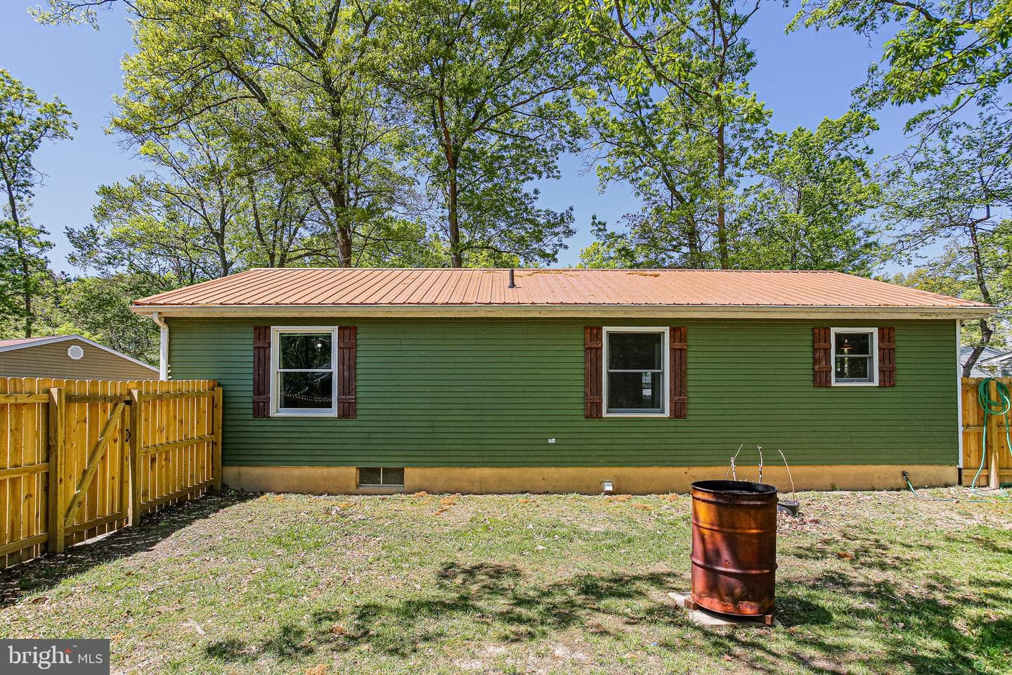 2 Lexington Court photo 5
