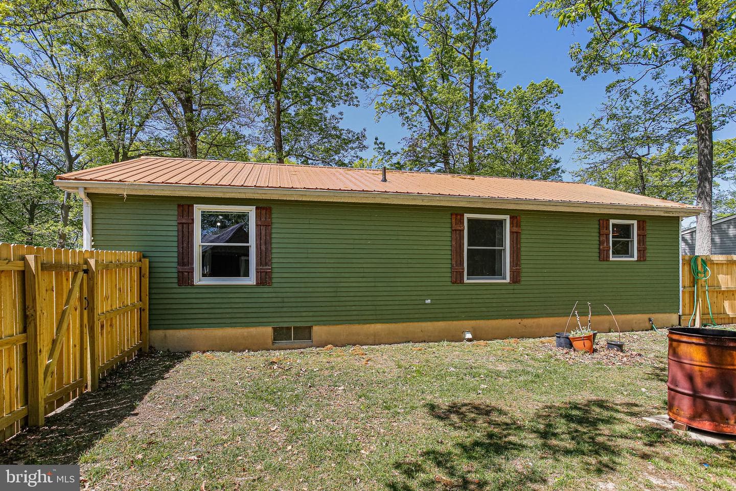 2 Lexington Court photo 6